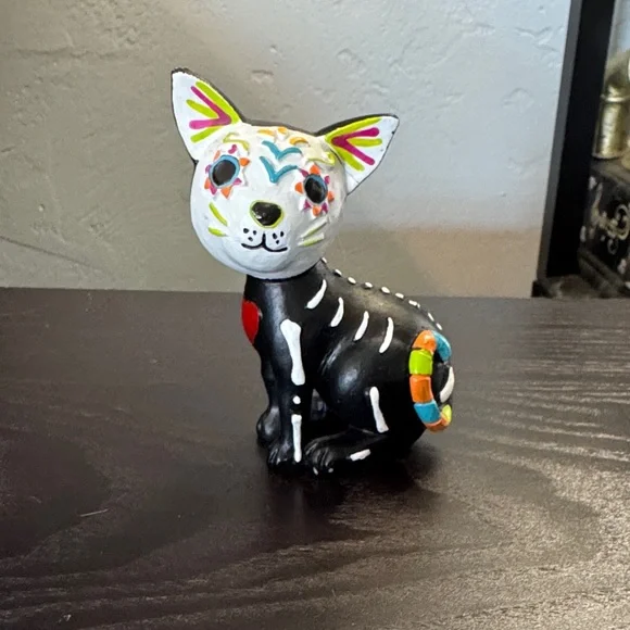 Day of the Dead Cat Figurine Set - Black and White - Picture 4 of 4